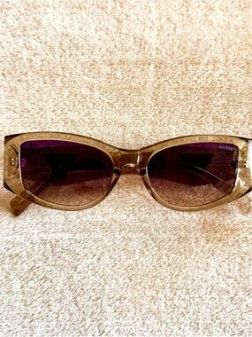 Y2K-Style Clear Brown Guess Women’s Transparent Sunglasses
